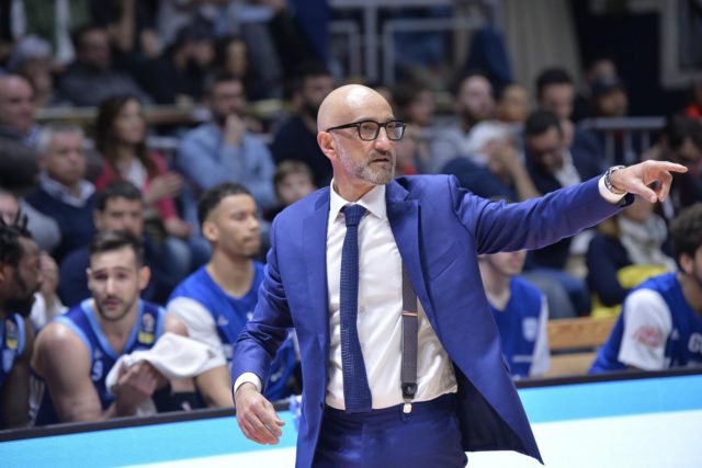 Rescissione consensuale con coach Frank Vitucci