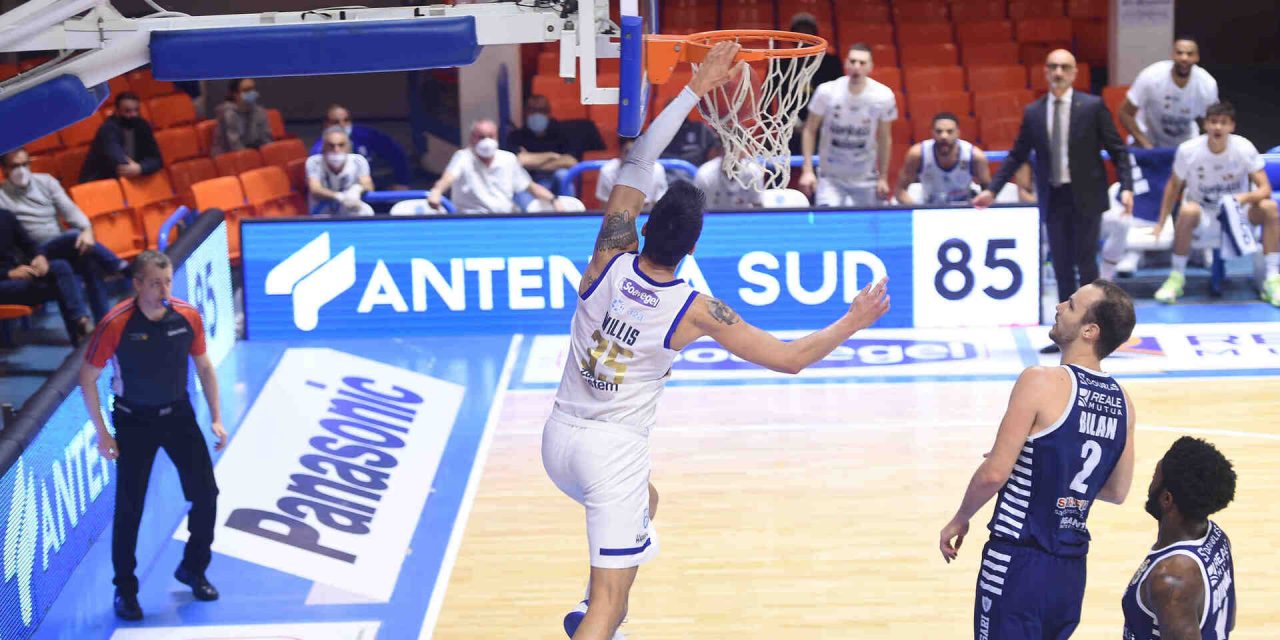 https://www.newbasketbrindisi.it/wp-content/uploads/2021/05/DSC_6371-1280x640.jpg