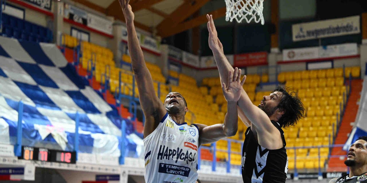 https://www.newbasketbrindisi.it/wp-content/uploads/2021/05/Z61_8929-1280x640.jpg