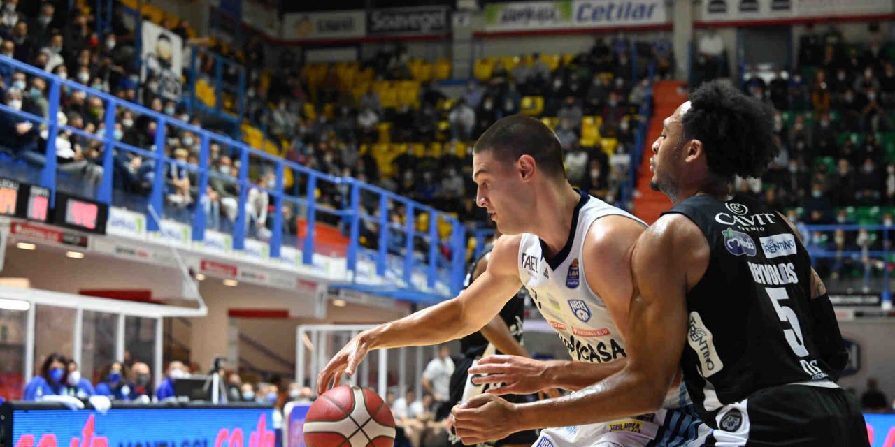 https://www.newbasketbrindisi.it/wp-content/uploads/2021/11/DSC_9680-1280x640.jpg