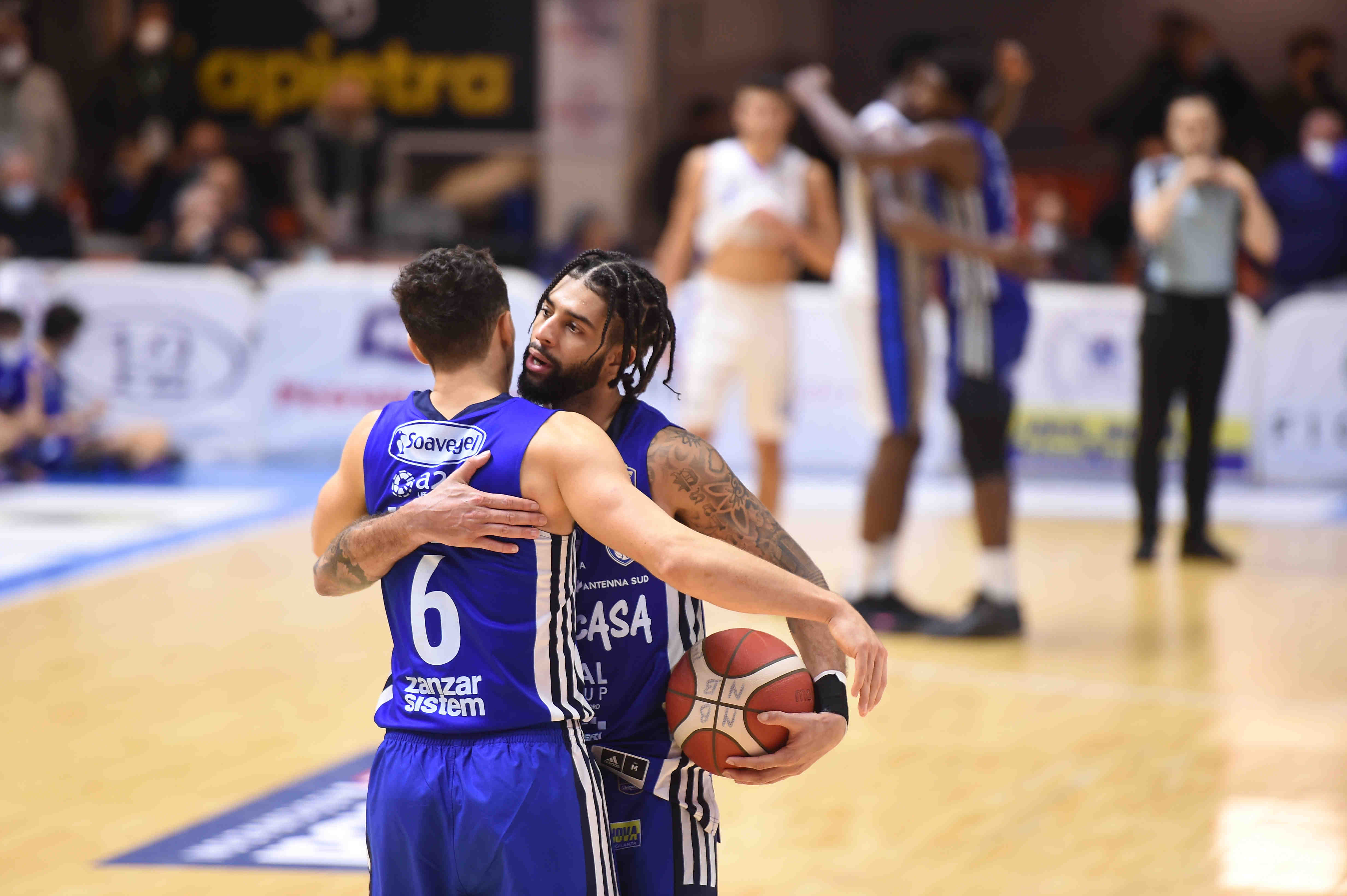 https://www.newbasketbrindisi.it/wp-content/uploads/2021/12/VIN_3422.jpg