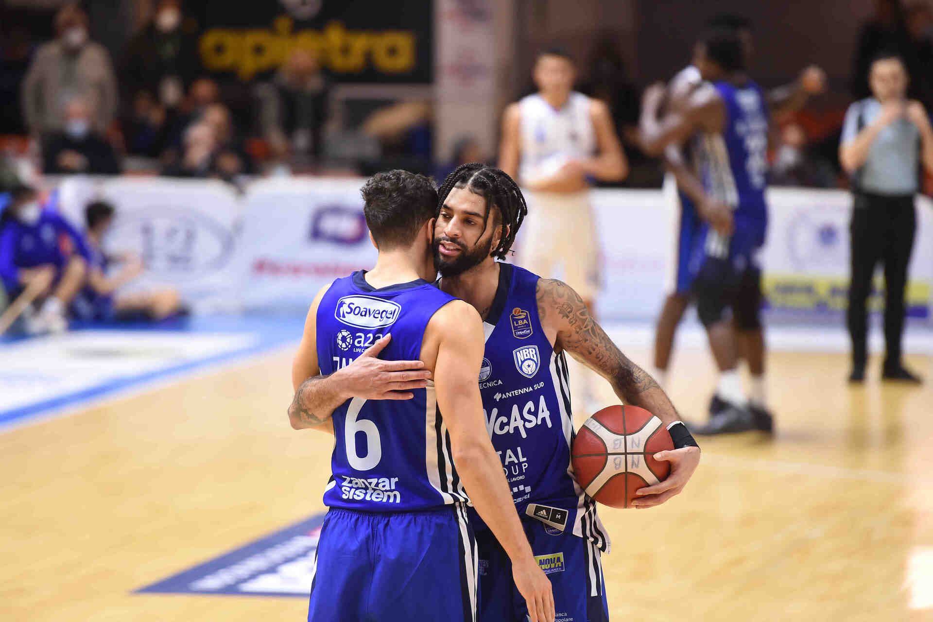 Brindisi scaccia paure e fantasmi: ritorno alla vittoria dopo un overtime