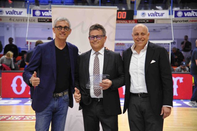 ANCE Brindisi a sostegno della Valtur Brindisi: pullman a disposizione dei tifosi per la trasferta playoff a Rimini