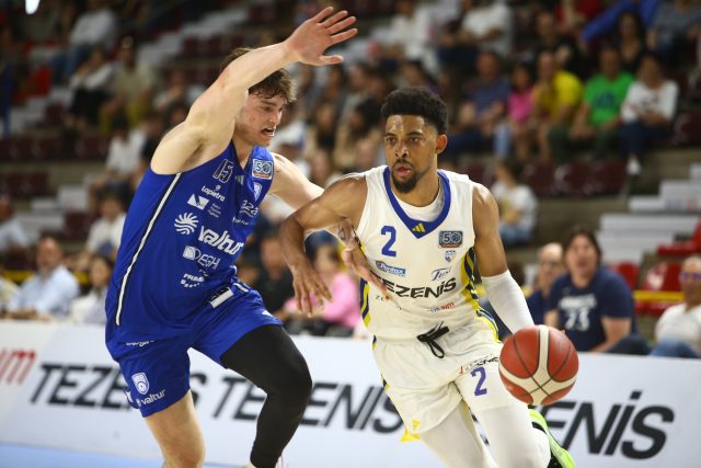 Accordo con Zach Copeland