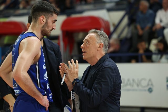 Bucchi: “Tre quarti all’altezza e poi qualche confusione di troppo in attacco ha fatto la differenza”