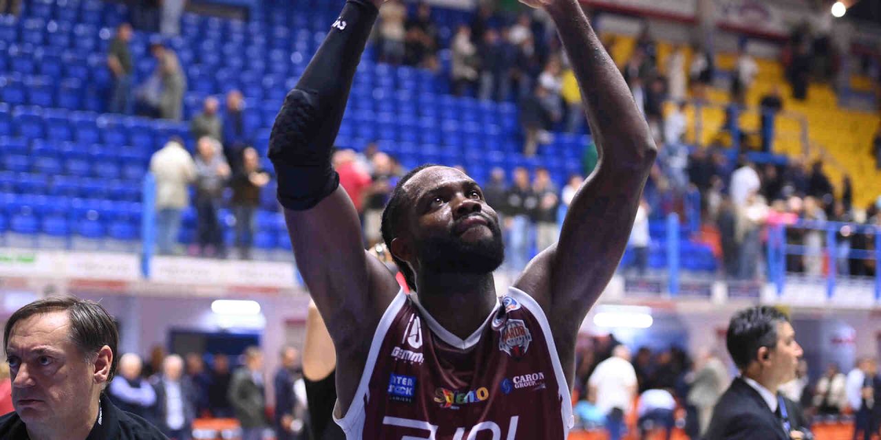 https://www.newbasketbrindisi.it/wp-content/uploads/2025/06/DSC_9932-1280x640.jpg