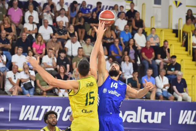 Bagno di folla a Ostuni per la Valtur Brindisi, Patrioti Levice vince la prima edizione Valtur Cup