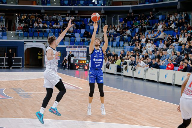 Valtur Brindisi vince la lotta nel finale ed espugna l’Allianz Cloud dopo un overtime