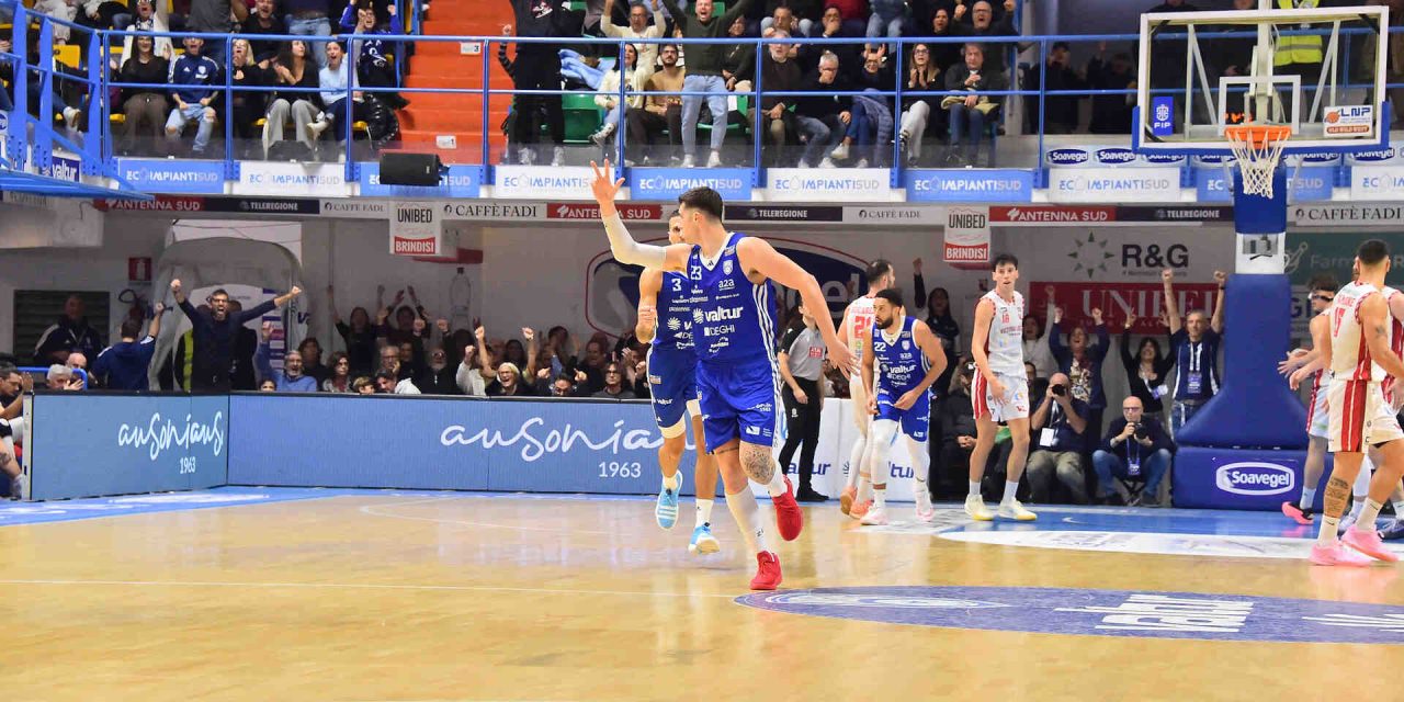 https://www.newbasketbrindisi.it/wp-content/uploads/2025/12/nbb-foto-001-1-1-1280x640.jpg