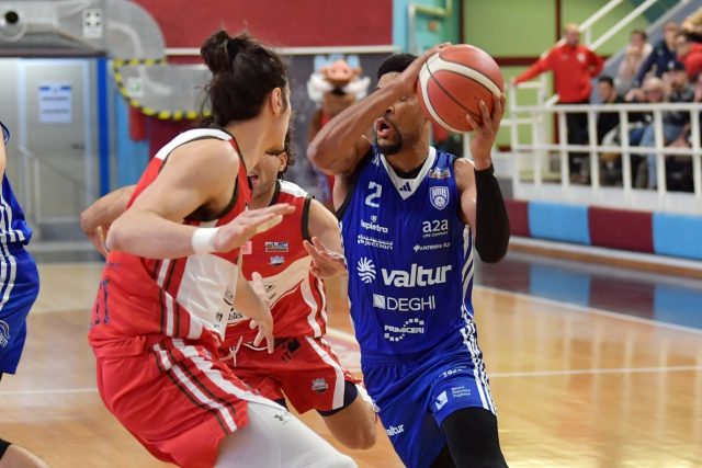 Brindisi costretta sempre ad inseguire, ultimo quarto ancora fatale: sconfitta a Rieti