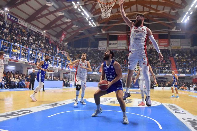Pesaro-Brindisi, il big match del venerdì sera in diretta su RaiSport