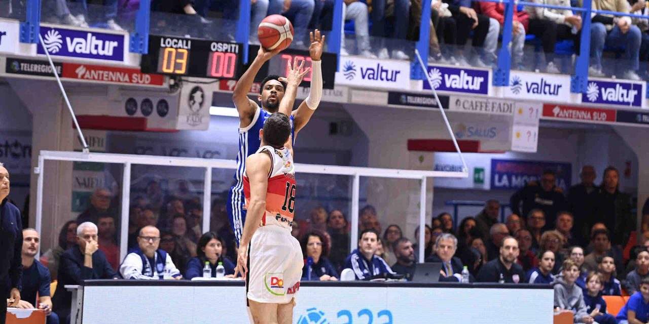 https://www.newbasketbrindisi.it/wp-content/uploads/2026/01/DSC_6958-1280x640.jpg