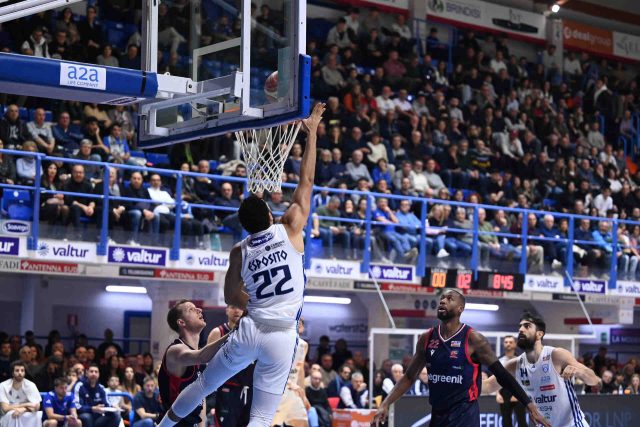 Brindisi torna in campo a distanza di quindici giorni e ospita Roseto. Esposito: “Fondamentale l’approccio”