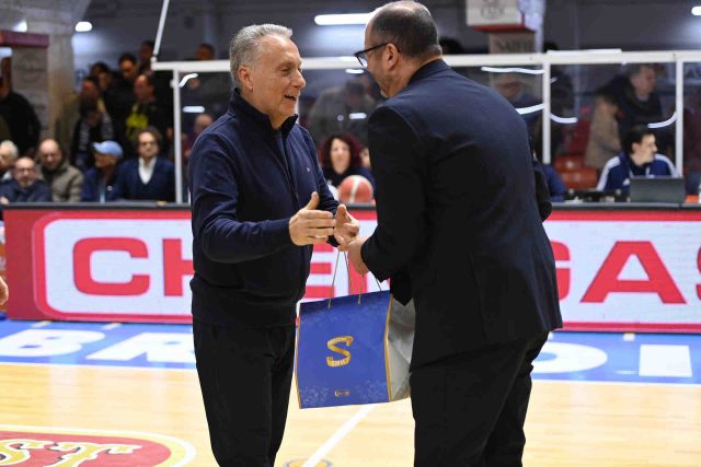 Bucchi: “Partita ruvida merito delle difese, abbiamo rischiato di perderla più volte ma è un successo importante”