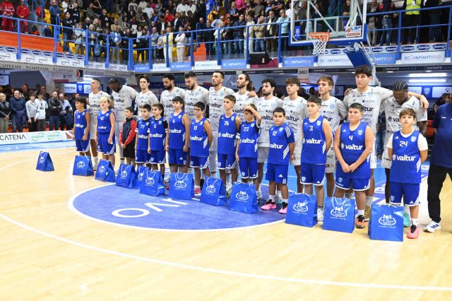 Biglietti in vendita per il posticipo serale al PalaPentassuglia tra Valtur Brindisi e Avellino Basket