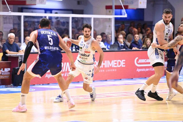 Lorenzo Caroti ospite in studio a Zona Basket in onda su TeleRegione