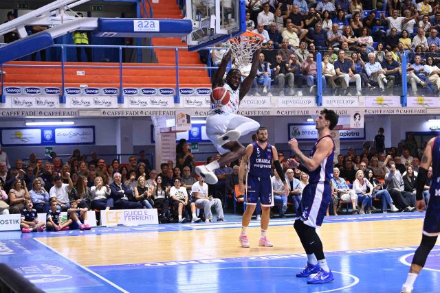 Valtur Brindisi domina per tre quarti, soffre il rientro di Milano e la vince nel finale
