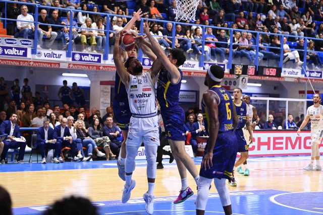 Torino corsara al PalaPentassuglia: dal -18 alla vittoria finale