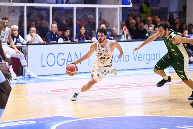Ritorno alla vittoria per la Valtur, prima sconfitta stagionale per Avellino